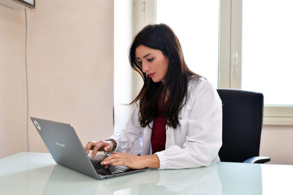 Dottoressa Alessandra Leonardi - Chirurgo Maxillo-Facciale